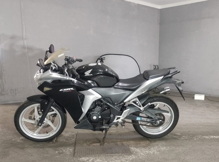 Мотоцикл Honda CBR250R з пробігом 34092 km