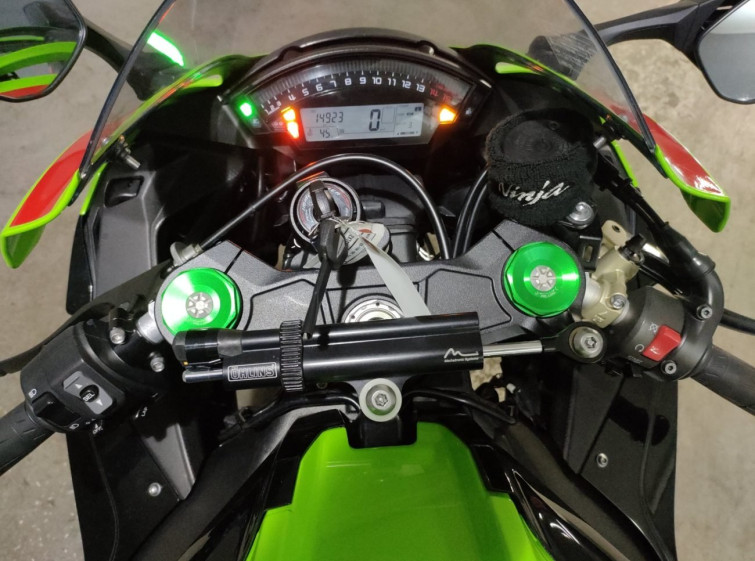 Мотоцикл Kawasaki NINJA ZX-10R с пробегом 14922 km