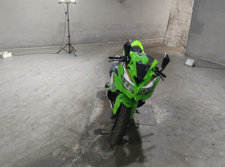 Мотоцикл Kawasaki NINJA ZX-4RR с пробегом 6411 km