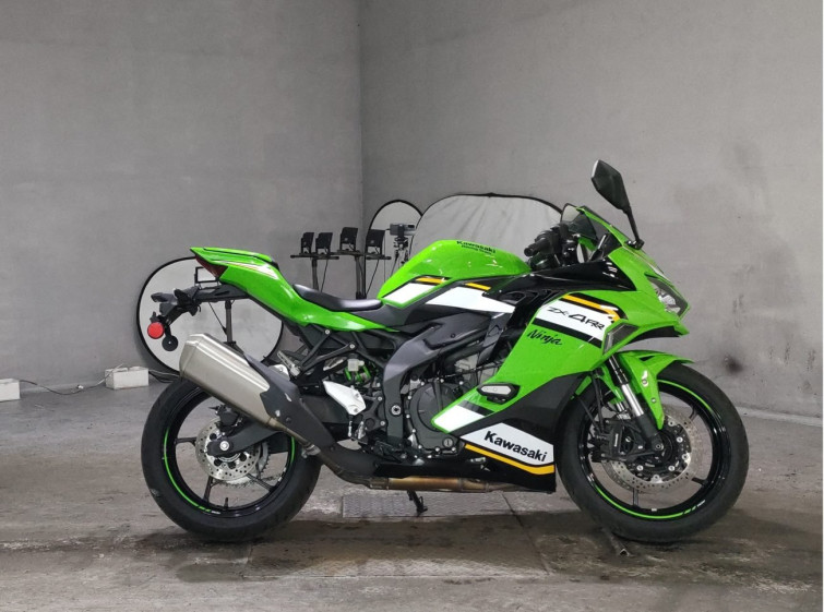 Мотоцикл Kawasaki NINJA ZX-4RR с пробегом 6411 km