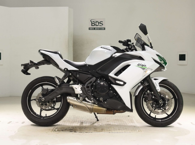 Мотоцикл Kawasaki NINJA650A з пробігом 4664 km