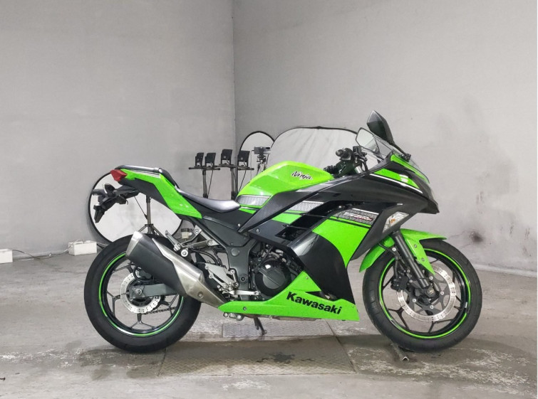 Мотоцикл Kawasaki NINJA250 з пробігом 29183 km