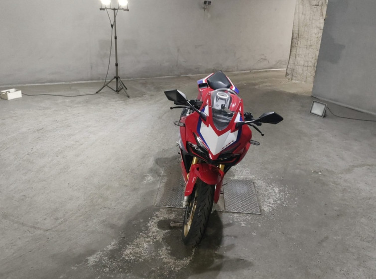 Мотоцикл Honda CBR250RR з пробігом 2813 km