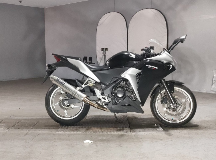 Мотоцикл Honda CBR250R с пробегом 42025 km