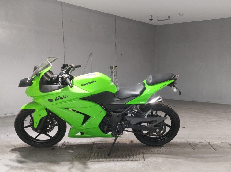 Мотоцикл Kawasaki NINJA250R с пробегом 46692 km