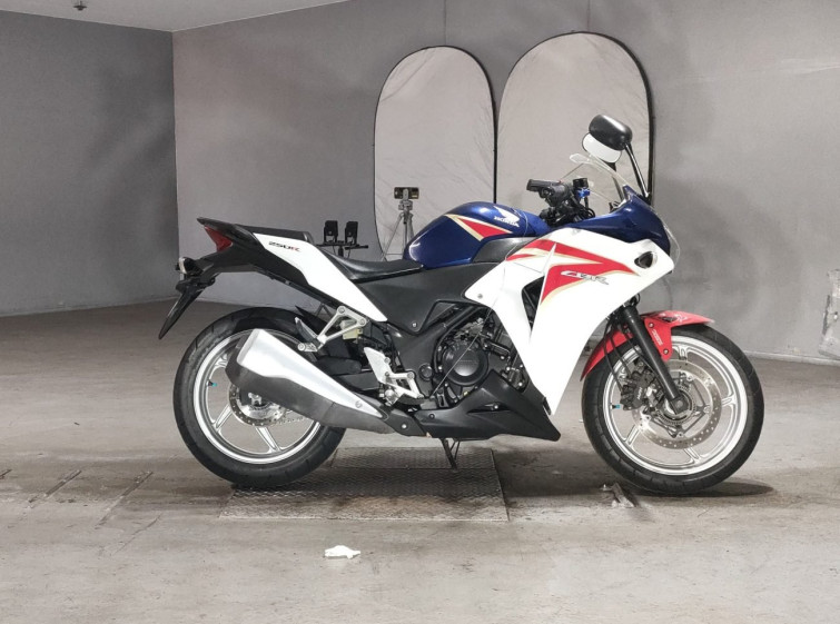 Мотоцикл Honda CBR250R з пробігом 57827 km
