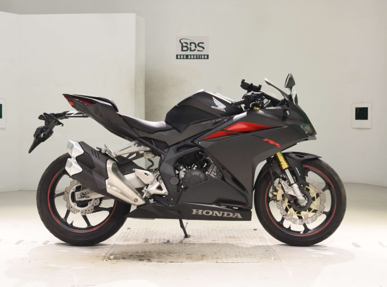 Мотоцикл Honda CBR250RR с пробегом 5669 km