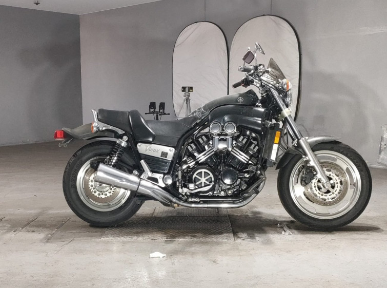 Мотоцикл Yamaha V-MAX1200 с пробегом 33000 km