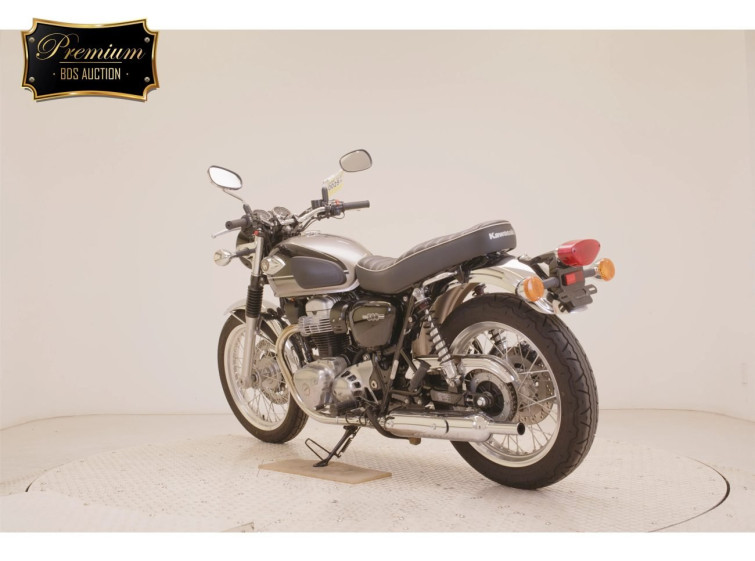 Мотоцикл Kawasaki W800 з пробігом 4909 km