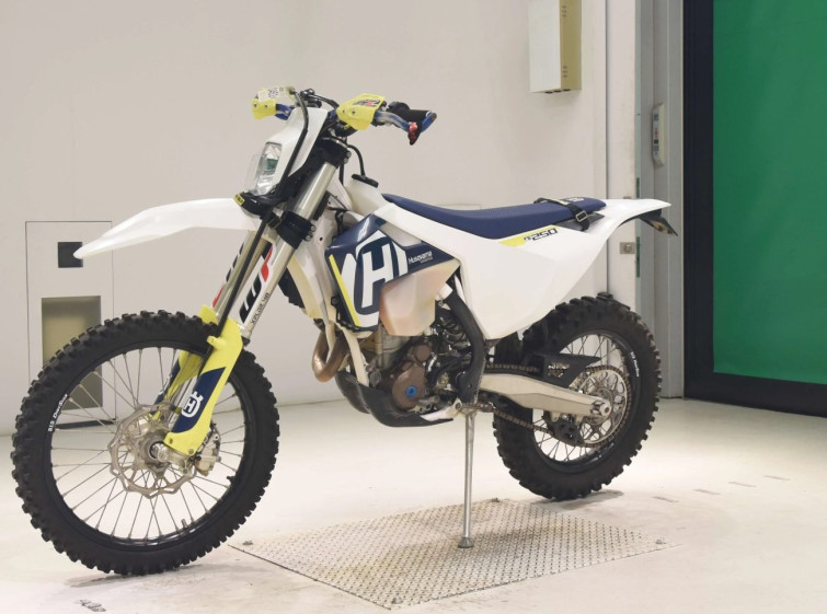 Мотоцикл Husqvarna FE250 с пробегом 500 km