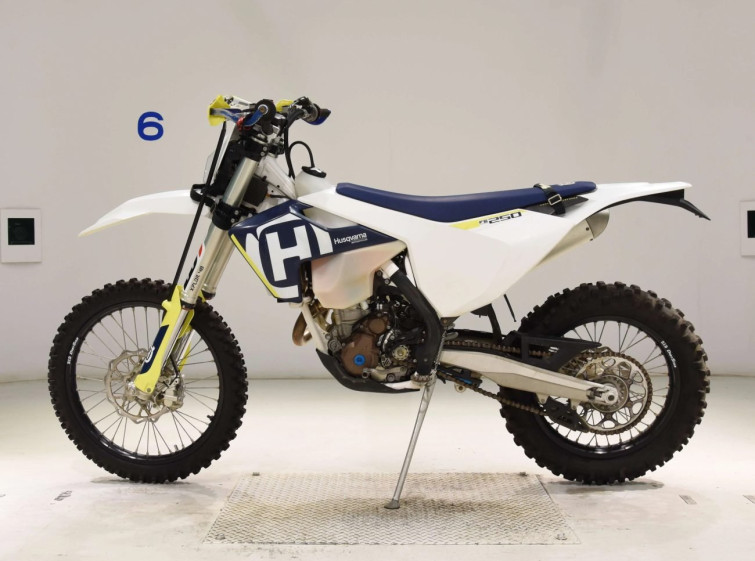 Мотоцикл Husqvarna FE250 с пробегом 500 km