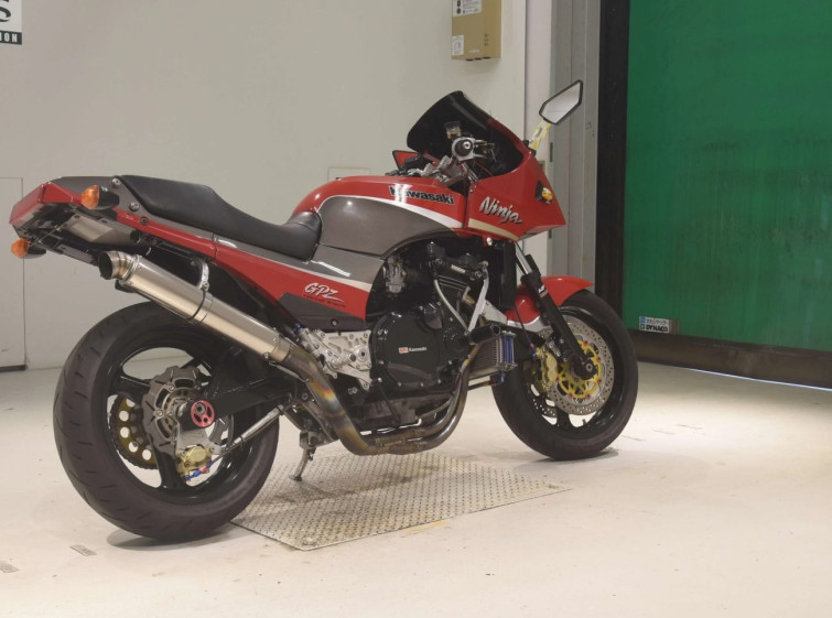 Мотоцикл Kawasaki GPZ900R с пробегом 6787 km