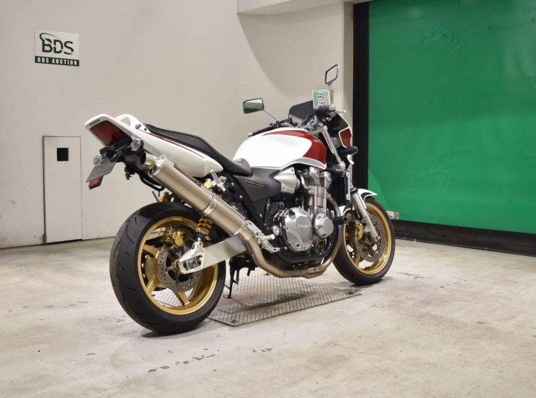 Мотоцикл Honda CB1300SF