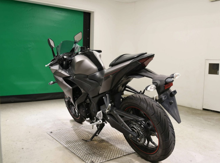 Мотоцикл Yamaha YZF-R25