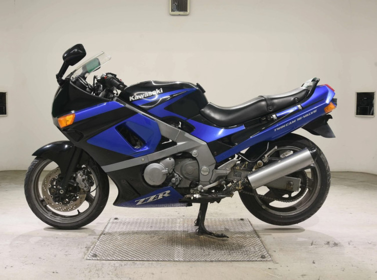 Мотоцикл Kawasaki ZZ-R400