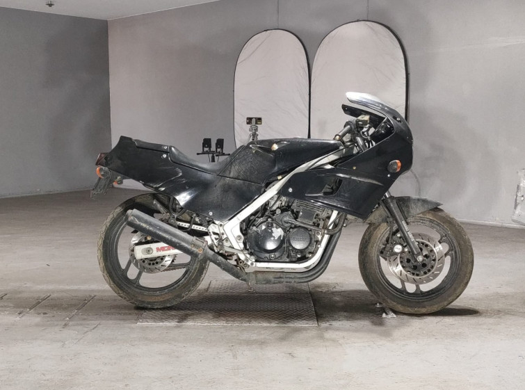 Мотоцикл Yamaha FZ400R с пробегом 23742 km