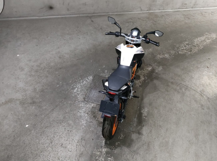 Мотоцикл KTM 390 DUKE с пробегом 3725 km