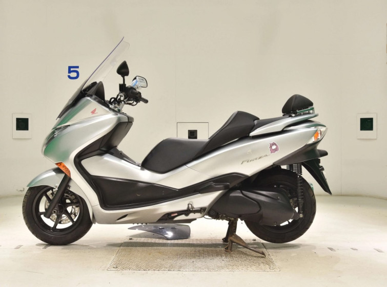 Мотоцикл Honda FORZA Z