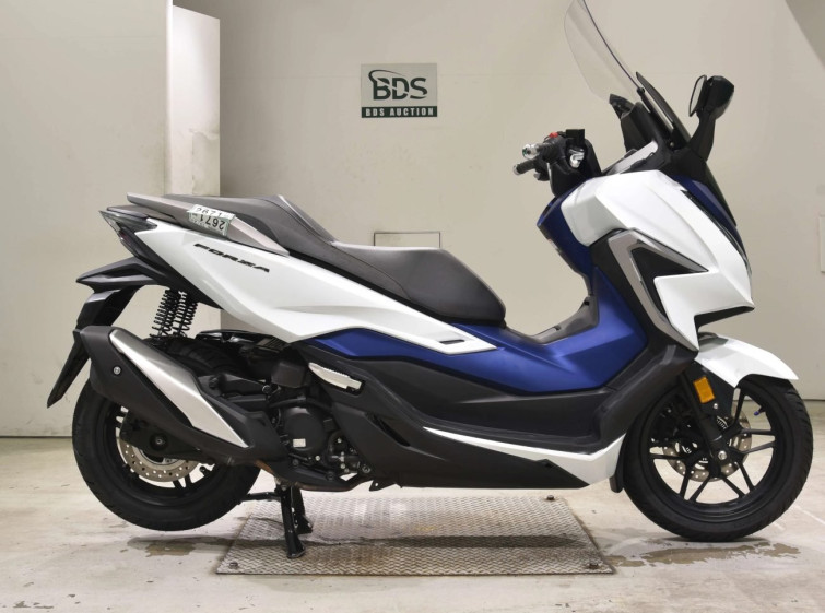 Мотоцикл Honda FORZA з пробігом 5163 km