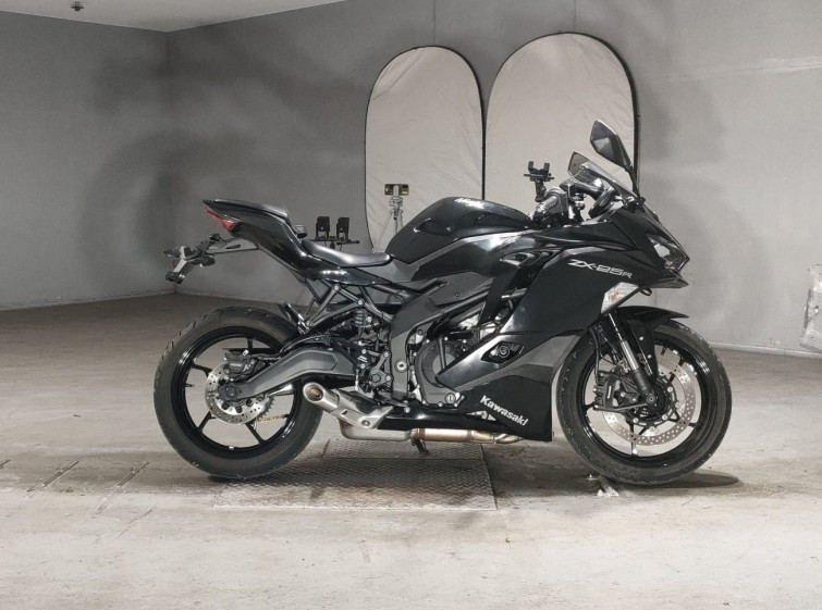 Мотоцикл Kawasaki NINJA ZX-25R с пробегом 4483 km