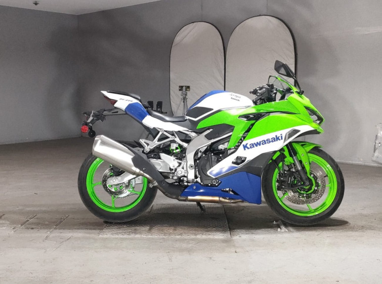 Мотоцикл Kawasaki NINJA ZX-4R SE з пробігом 9675 km