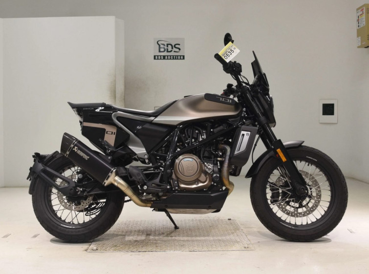 Мотоцикл Husqvarna SUBARU TIPIEREN 701 з пробігом 2342 km