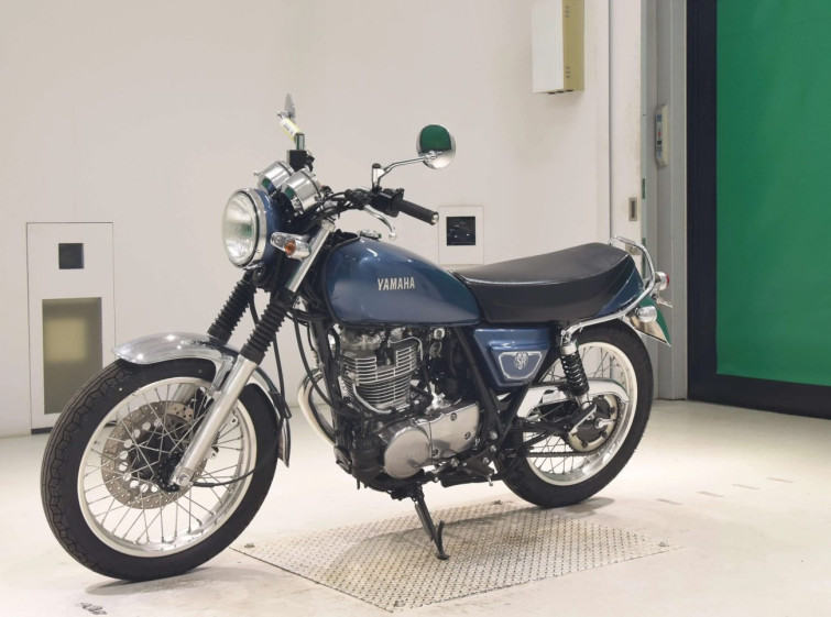 Мотоцикл Yamaha SR400 с пробегом 7563 km