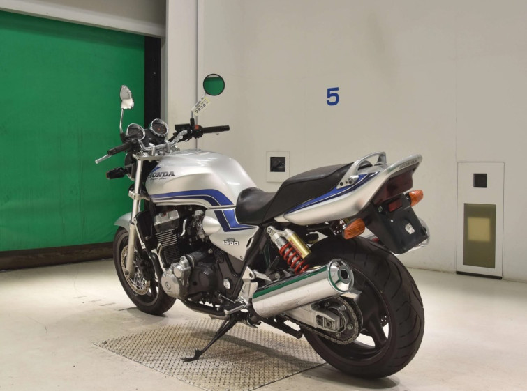 Мотоцикл Honda CB1300SF з пробігом 93236 km