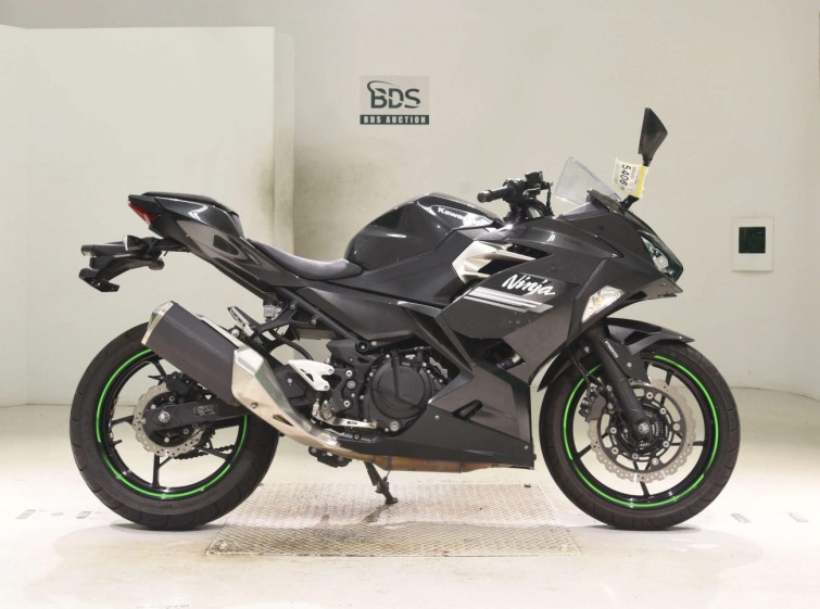 Мотоцикл Kawasaki NINJA250 з пробігом 14961 km