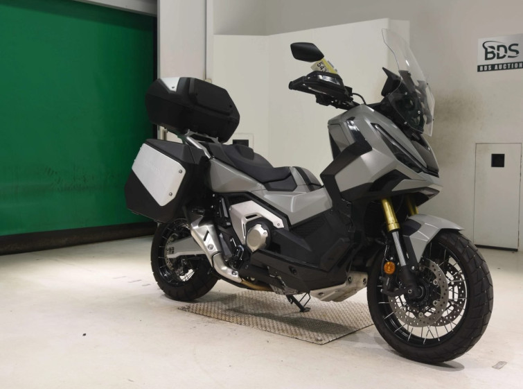 Мотоцикл Honda X-ADV750-2 з пробігом 5661 km