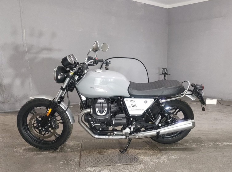 Мотоцикл Moto Guzzi V7 с пробегом 3877 km