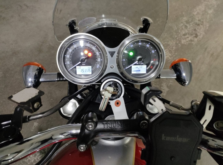 Мотоцикл Triumph T120 BONNEVILLE з пробігом 15115 km