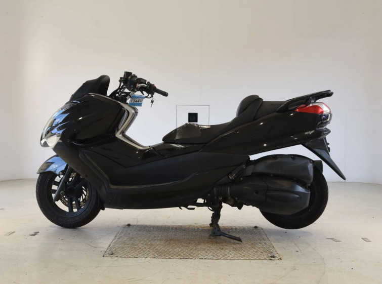 Мотоцикл Yamaha MAJESTY250