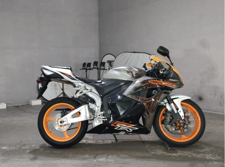 Мотоцикл Honda CBR600RR з пробігом 16875 km
