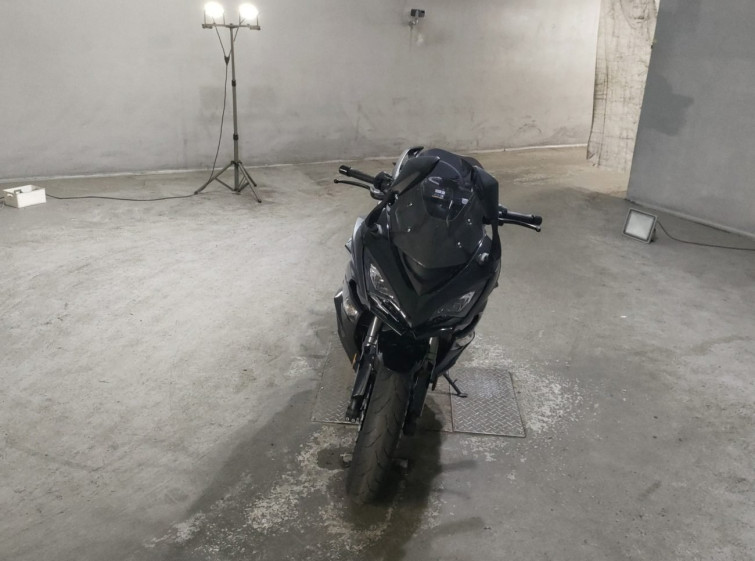Мотоцикл Kawasaki Z1000SX з пробігом 4529 km