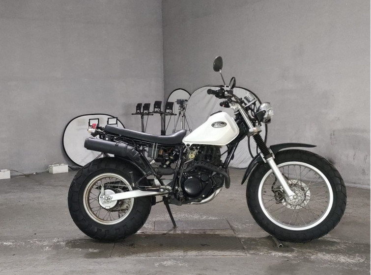 Мотоцикл Yamaha TW200 с пробегом 1764 km
