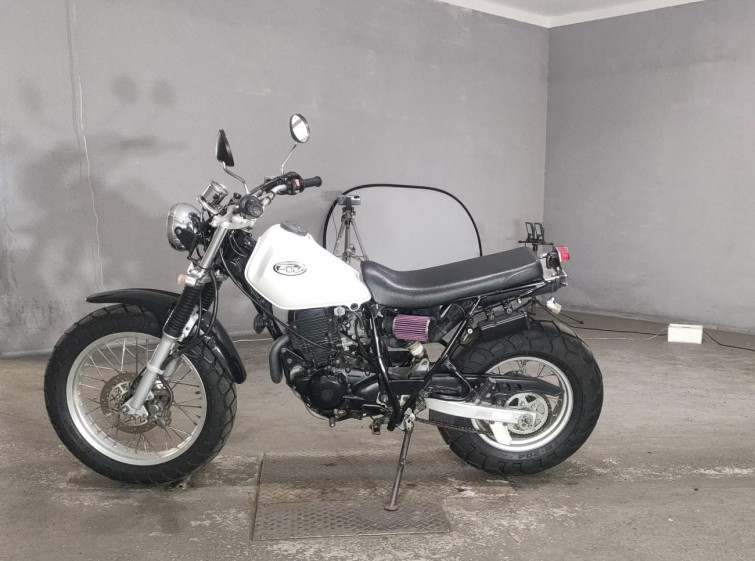 Мотоцикл Yamaha TW200 с пробегом 1764 km