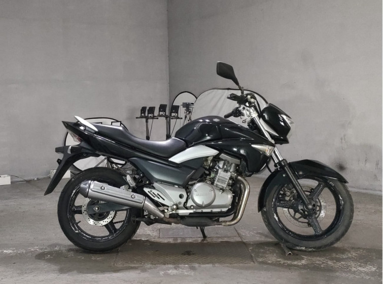 Мотоцикл Suzuki GSR250 с пробегом 9323 km