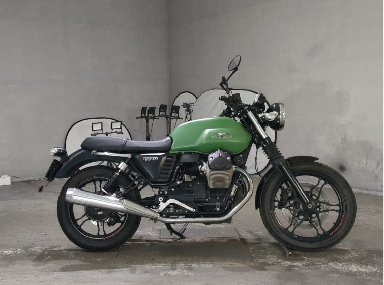 Мотоцикл Moto Guzzi V7 STONE с пробегом 29259 km