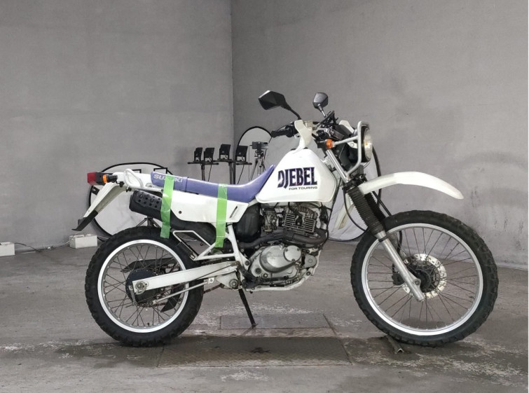 Мотоцикл Suzuki DF200E з пробігом 18087 km