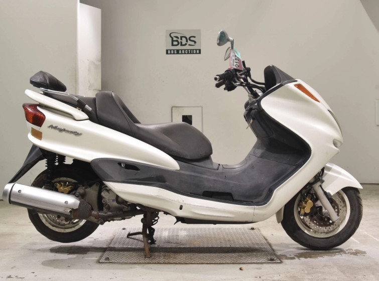 Мотоцикл Yamaha MAJESTY250
