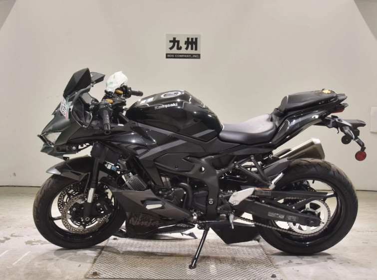 Мотоцикл Kawasaki ZX-4R з пробігом 1089 km