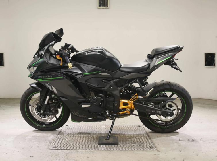 Мотоцикл Kawasaki ZX-4R с пробегом 4903 km