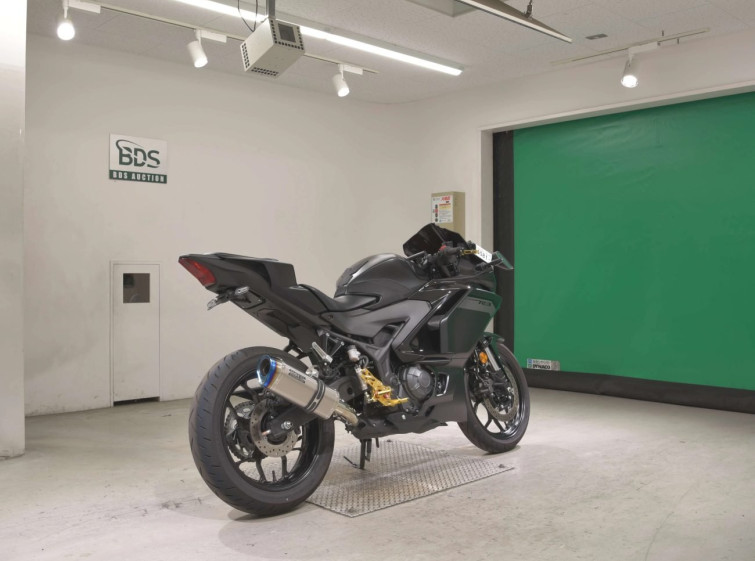 Мотоцикл Yamaha YZF-R3 з пробігом 2605 km