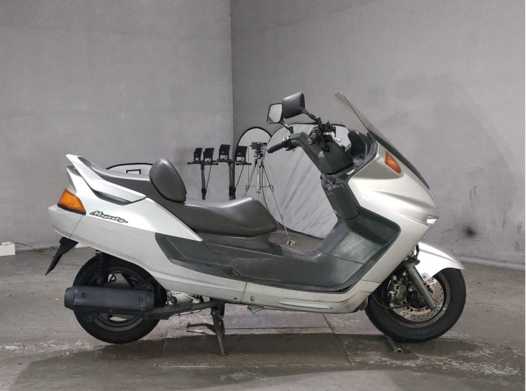 Мотоцикл Yamaha MAJESTY250 с пробегом 14346 km