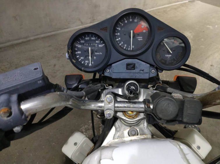 Мотоцикл Honda VFR750F с пробегом 32129 km
