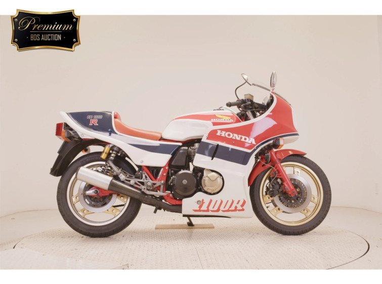 Мотоцикл Honda CB1100R с пробегом 27692 m