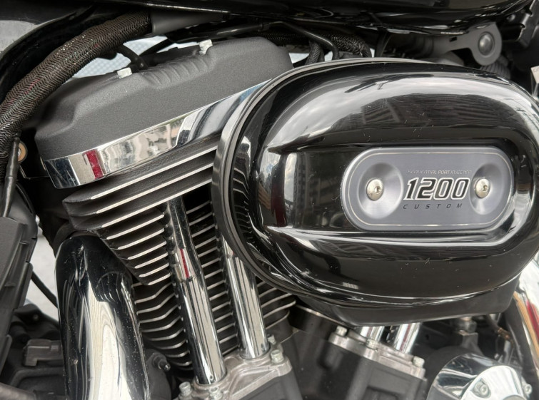 Мотоцикл HD SPORTSTER CUSTOM XL1200C з пробігом 33769 km