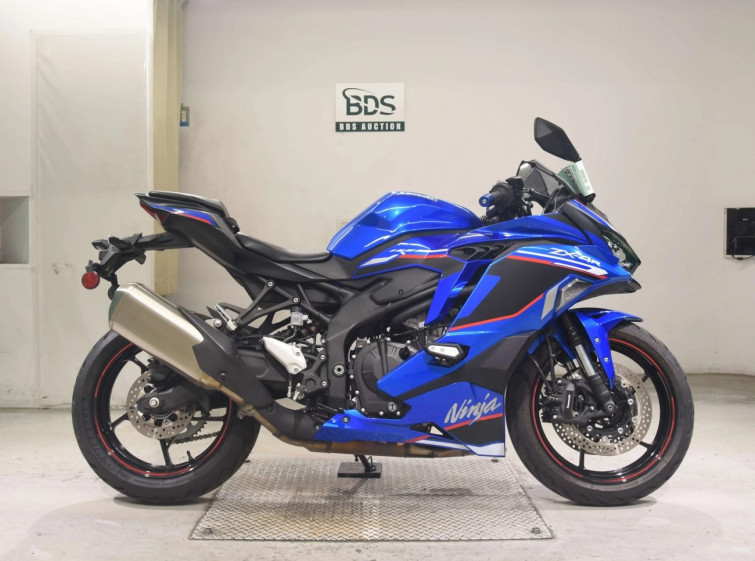 Мотоцикл Kawasaki ZX-4R SE с пробегом 13952 km
