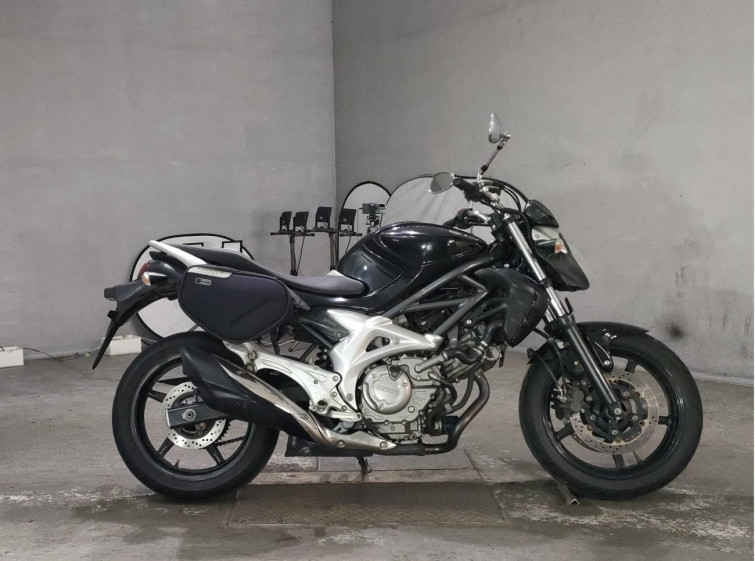 Мотоцикл Suzuki GLADIUS 650 ABS с пробегом 29965 km